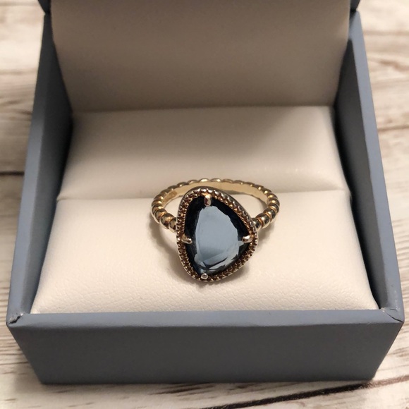 Gold-tone Ring - Picture 4 of 4